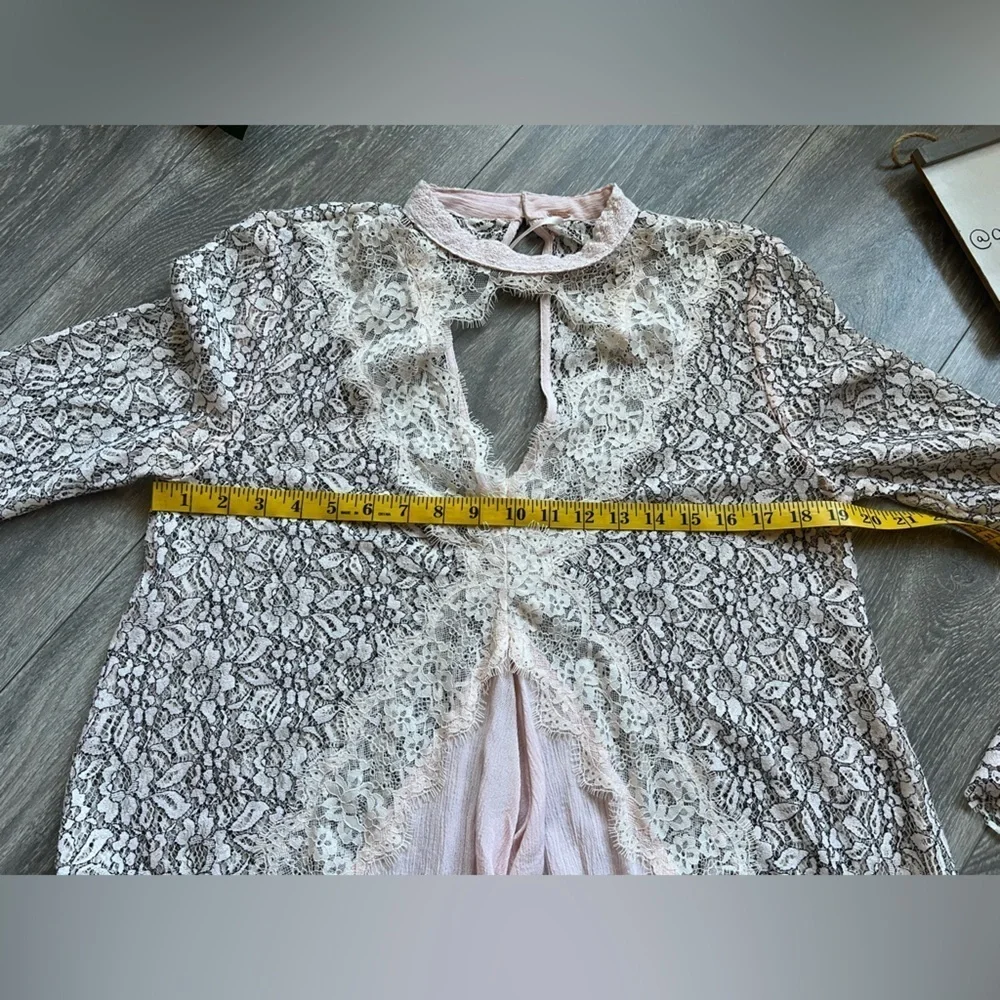 Free People Tell Tale Keyhole Gauzy Eyelash Lace Trapeze Dress in Pearl L